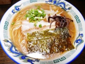 らーめん堂 楽天 醤油とんこつらーめん 580円
