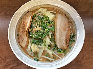 三男坊 長谷店 極太味噌らー麺 800円