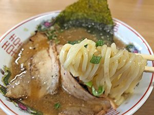 三男坊 長谷店 らー麺 648円 麺拡大